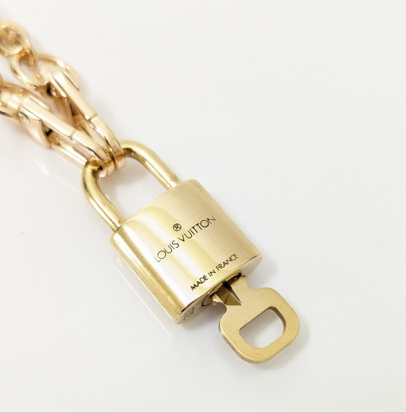 ✨️💎Authentic Louis Vuitton Lock and matching Key - Picture 4 of 5